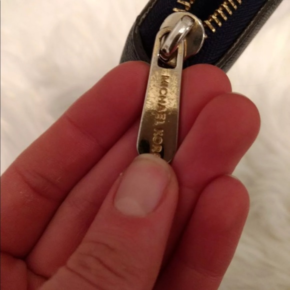 Michael Kors wallet - Picture 6 of 8